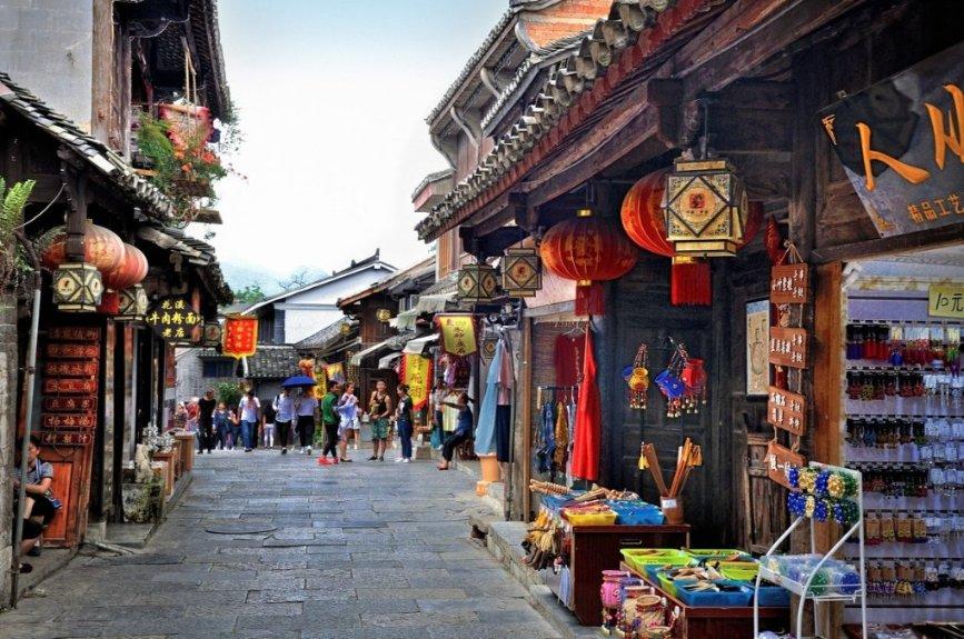 美女总裁史锐雪：编织惊天骗局，卷走上亿跑美国，锒铛入狱20年
